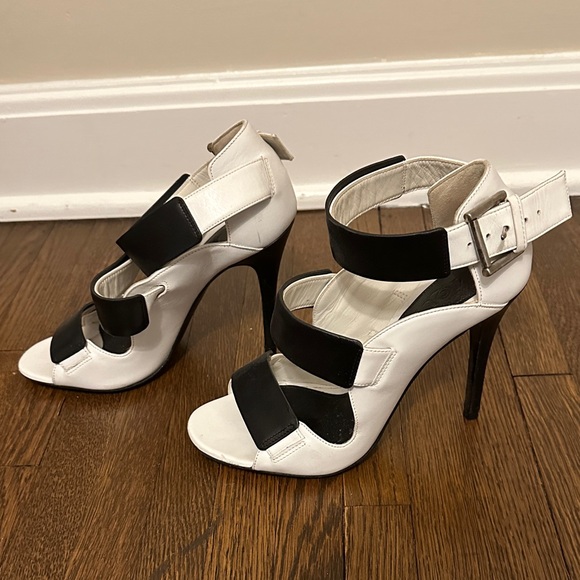 Alexander McQueen Heels 37.5 - Picture 2 of 4